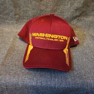 Men's M/L New Era 39Thirty NFL Washington Football Team Burgandy Baseball Cap